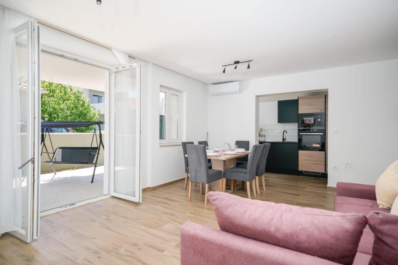 Pina Tourist Apartments Vodice Ngoại thất bức ảnh